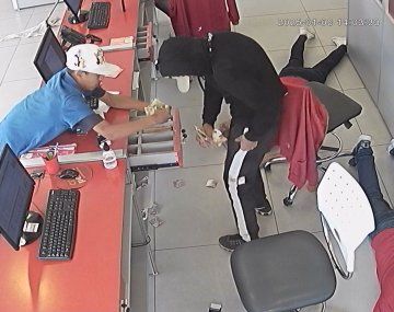 Video: así robaron una financiera en La Plata en apenas tres minutos