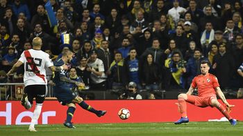 Franco Armani y su gran atajada ante Benedetto en la final de la Copa Libertadores