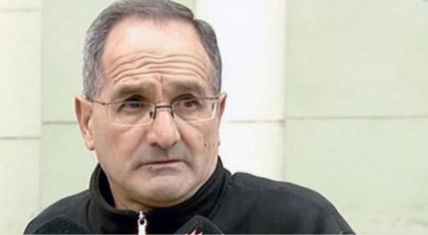 Habló el cura que prohibió las calzas en misa: Este pueblo está endemoniado