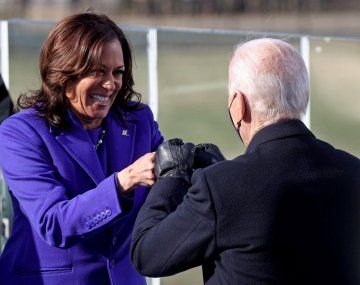Kamala Harris junto a Joe Biden