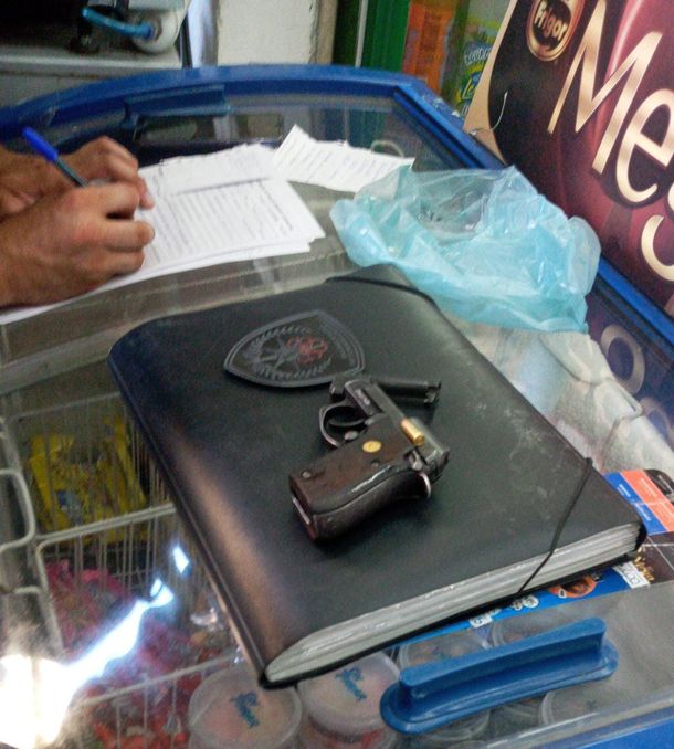 Ciudad: un hombre armado amenazó a comerciantes en Balvanera