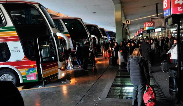 El Gobierno analiza cambios en el régimen de descanso para los choferes de micros