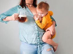 Alcohol y lactancia: claves para tomar decisiones y cuidar al bebé