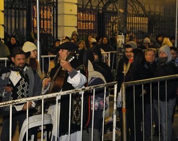 Cientos de personas se congregaron en el santuario de San Cayetano
