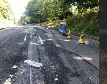 Un auto embistió a un grupo de adolescentes en Londres y una chica murió