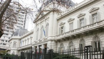 para ahorrar, jueces de la provincia tendran que apagar computadoras