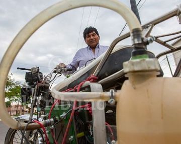 Construyó un motor que funciona en base a agua - Crédito: El Tribuno/Javier Corbalán