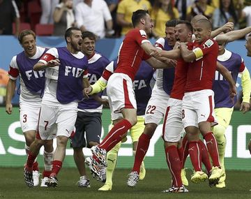 Sobre la hora Suiza le ganó a Ecuador en su debut mundialista en Brasilia