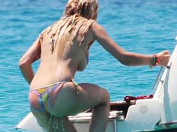 rita ora tuvo unas vacaciones en el mar de ibiza rita ora tuvo unas vacaciones en el mar de ibiza