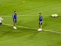 las cabalas, intactas: rodrigo de paul y leandro paredes retomaron su ritual con los caramelos las cabalas, intactas: rodrigo de paul y leandro paredes retomaron su ritual con los caramelos