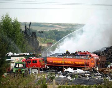 Todavía no lograron extinguirlo