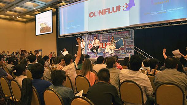 Urtubey se reunió con un grupo de jóvenes para debatir sobre el futuro de Salta