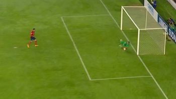 Gigliotti erró el penal que podría haber puesto arriba en el marcador a Independiente Gigliotti erró el penal que podría haber puesto arriba en el marcador a Independiente