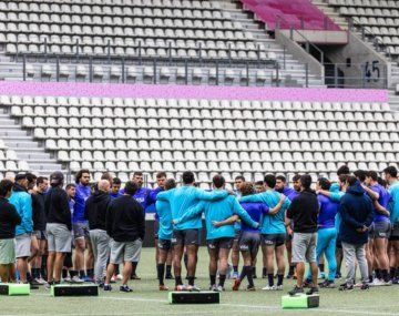 Los Pumas comenzaron una mini concentración en París