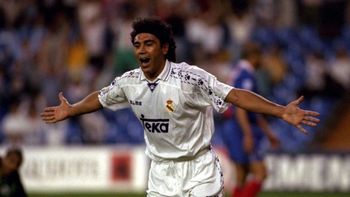 El niño de oro, Hugo Sánchez, el mejor futbolista mexicano del siglo xx. El niño de oro, Hugo Sánchez, el mejor futbolista mexicano del siglo xx.