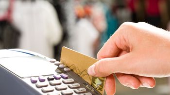 otra mala: mantener una cuenta bancaria con tarjetas de credito, hasta 25% mas caro otra mala: mantener una cuenta bancaria con tarjetas de credito, hasta 25% mas caro