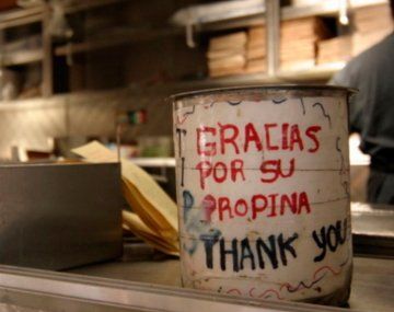 Mientras en Estados Unidos dieron un millón de pesos de propina