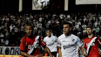 river le ganaba a quilmes, pero la gente suspendio el partido en quilmes river le ganaba a quilmes, pero la gente suspendio el partido en quilmes