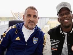 Buena noticia para Boca: Advíncula extendió su contrato