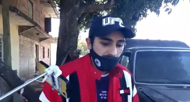 De no creer: tuvo que meter a su papá enfermo en un auto fúnebre para que lo atiendan