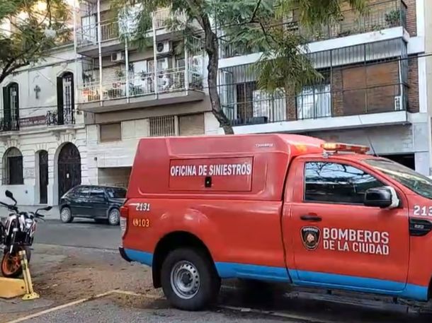 El fuego se desató en el octavo piso de un edificio sobre la calle Moldes.