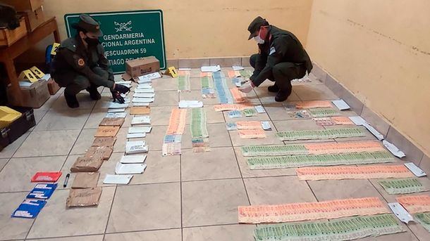 Secuestran camiones que trasladaban millones de pesos ilegalmente