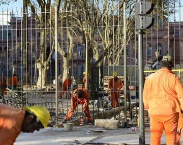 Declaran ilegal la instalación de rejas en la Plaza de Mayo