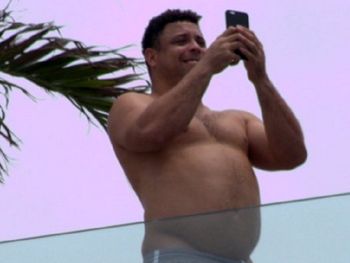 Lejos del fútbol, Ronaldo descansa en Brasil y mostró su particular figura