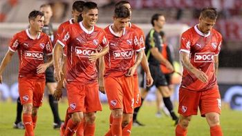 Denis, Vera y Cuesta tienen en duda su continuidad en Independiente Denis, Vera y Cuesta tienen en duda su continuidad en Independiente