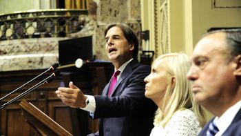 La aprobación de la gestión de Lacalle Pou continúa siendo del 45%. La aprobación de la gestión de Lacalle Pou continúa siendo del 45%.