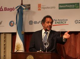 Scioli aseguró que de ser presidente nunca más pedirá préstamos con condiciones al FMI