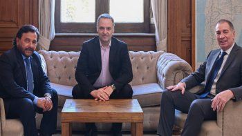 la ironica frase de gustavo saenz para criticar al gobierno: el poncho no aparece la ironica frase de gustavo saenz para criticar al gobierno: el poncho no aparece