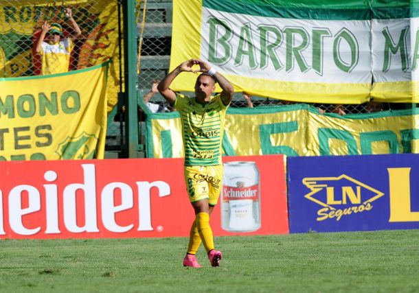 Defensa y Justicia goleó a Rafaela en Varela