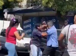 Morón: un colectivero se agarró a piñas con el conductor de un auto