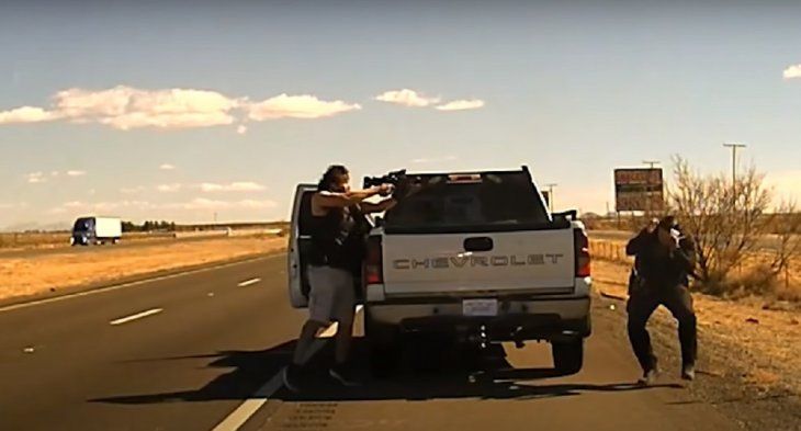 Un policía de Estados Unidos fue asesinado y la cámara de su patrullero registró todo en video