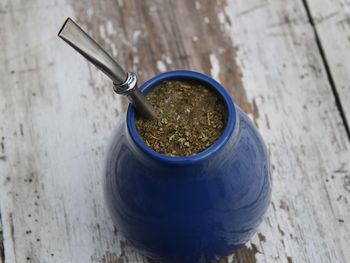 El truco casero para evitar la bombilla tapada y tomar mate sin problemas