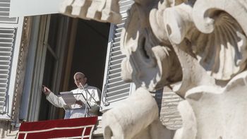 Francisco dedicó el Ángelus a las víctimas de Estambul Francisco dedicó el Ángelus a las víctimas de Estambul