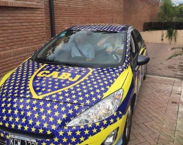 Broma pesada: es fanático de River y le plotearon el auto a lo Boca