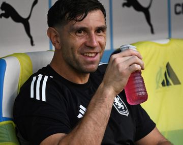 Dibu Martínez ausente en el triunfo de Aston Villa vs West Ham: el motivo