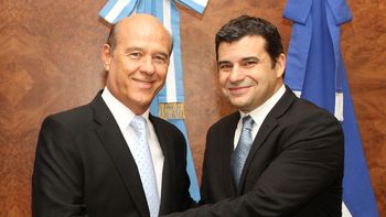Jorge La Roza, presidente de Dow para la Región Sur de Latinoamérica, y Miguel Galuccio, CEO de YPF. Jorge La Roza, presidente de Dow para la Región Sur de Latinoamérica, y Miguel Galuccio, CEO de YPF.