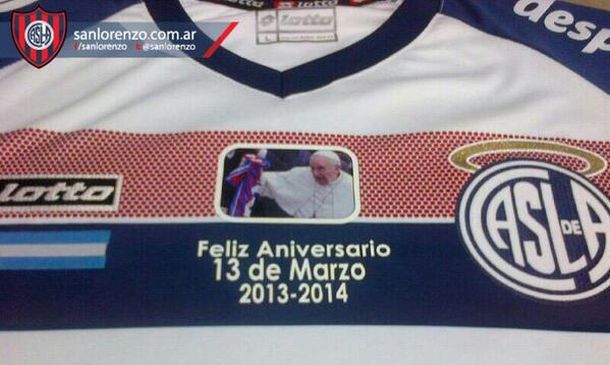 Ésta es la camiseta con la que San Lorenzo homenajea al papa Francisco