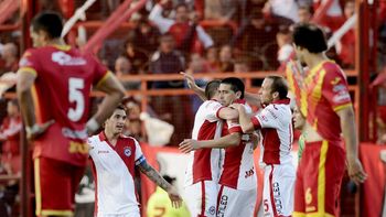 en su debut, riquelme le dio el triunfo a argentinos juniors con un gol en su debut, riquelme le dio el triunfo a argentinos juniors con un gol