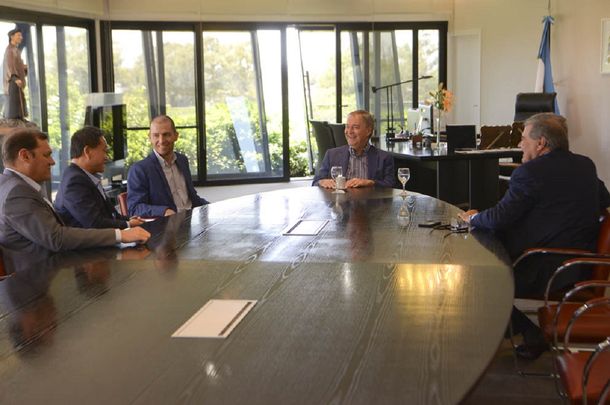 Juan Schiaretti con empresarios chinos