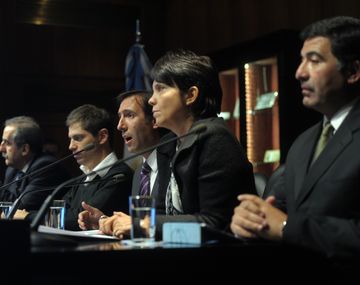 El Gobierno lanzó bonos para el blanqueo de dólares