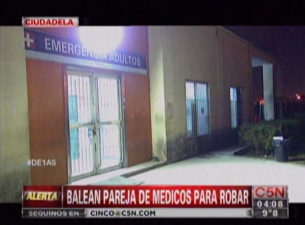 Balean a una pareja de médicos para robarles el auto en Ciudadela