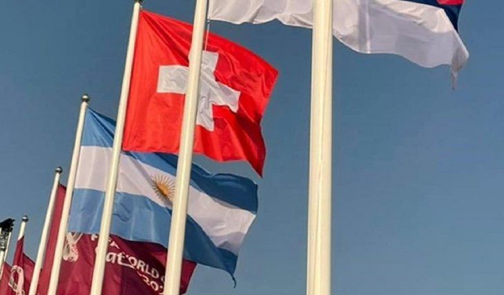 Así flamea la bandera argentina en Qatar tras la clasificación
