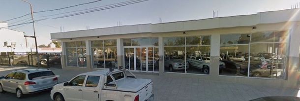 Le robaron el auto y lo encontró después de un año en una concesionaria