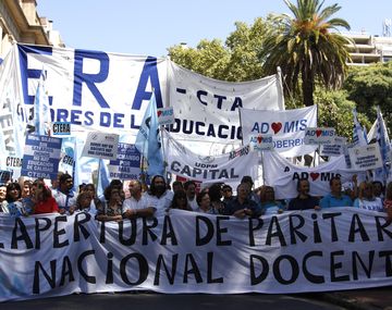 El Gobierno convocó a la paritaria docente nacional para este viernes