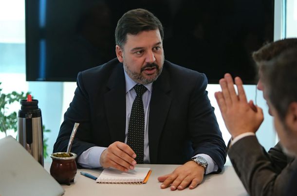 ¿Fin de la polémica? Adrián Peña aseguró que su título está en trámite