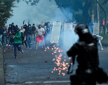 Duro informe preliminar de comisión argentina pide investigar la violencia institucional en Colombia